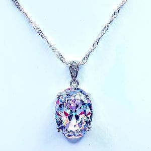 NEW! OVAL WHITE AUSTRIAN CRYSTAL IN 18K WHITE GOLD